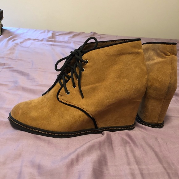 Shoes - Picture 2 of 3